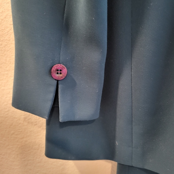 Bebe Pants Suite. Pants Size 2 . Suite Size 4 - Picture 6 of 12